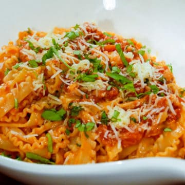 Rich and creamy tomato basil pasta recipe.