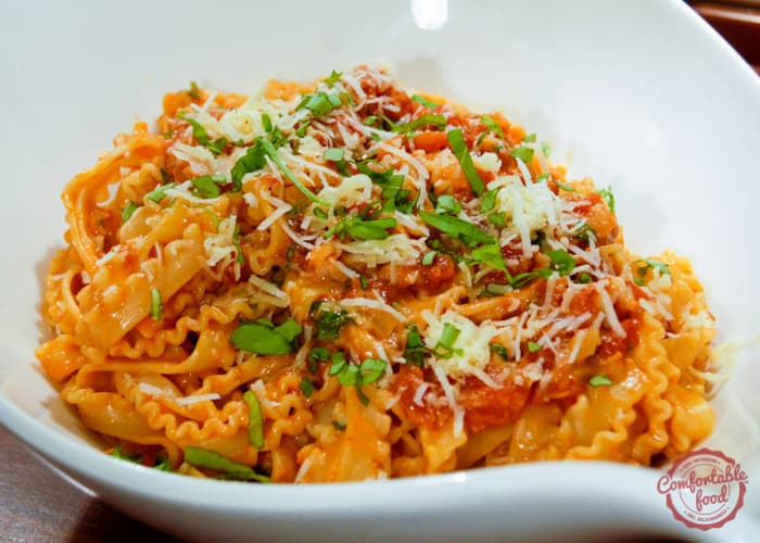 Rich and creamy tomato basil pasta recipe.