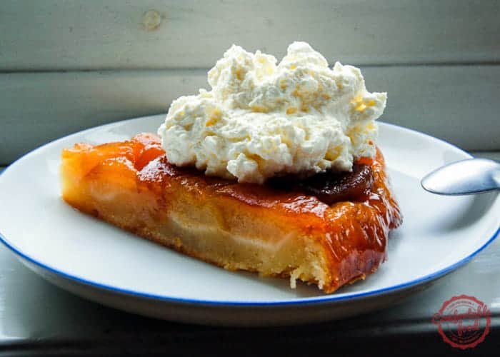 A recipe to make traditional Tarte Tatin.