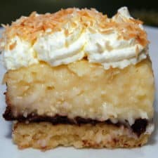 Coconut Cream Pie (And Chocolate) Bars 2 Coconut cream pie bars recipe