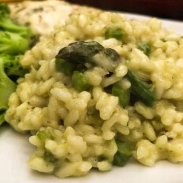 How to make asparagus risotto.