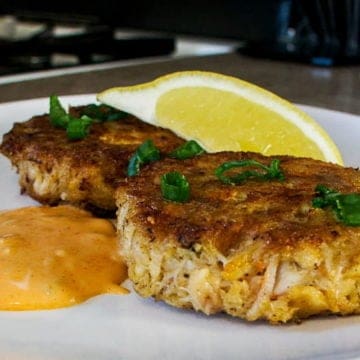 super simple to make and SO good - this is the best crab cake recipe ever.