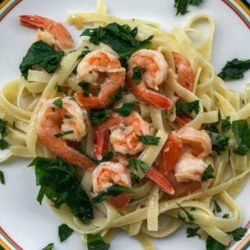 Lemon Garlic Shrimp And Spinach Pasta 2 Lemon, garlic shrimp and spinach pasta from comfortable food.