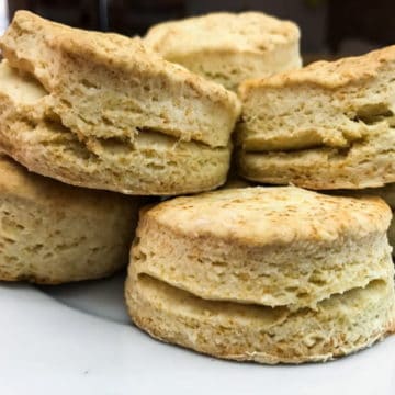 Easy buttermilk biscuit recipe.