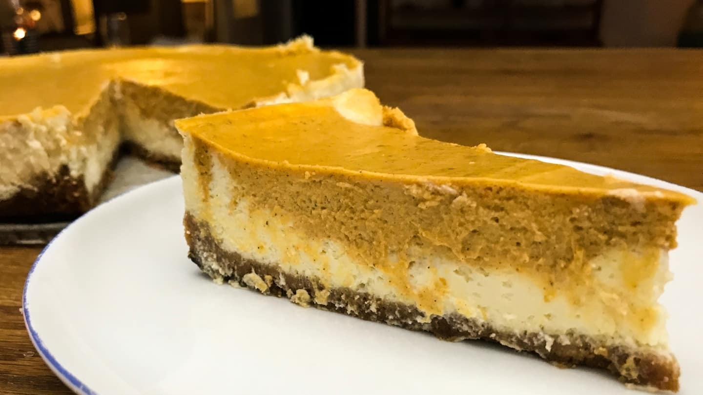 sliced of pumpkin cheesecake