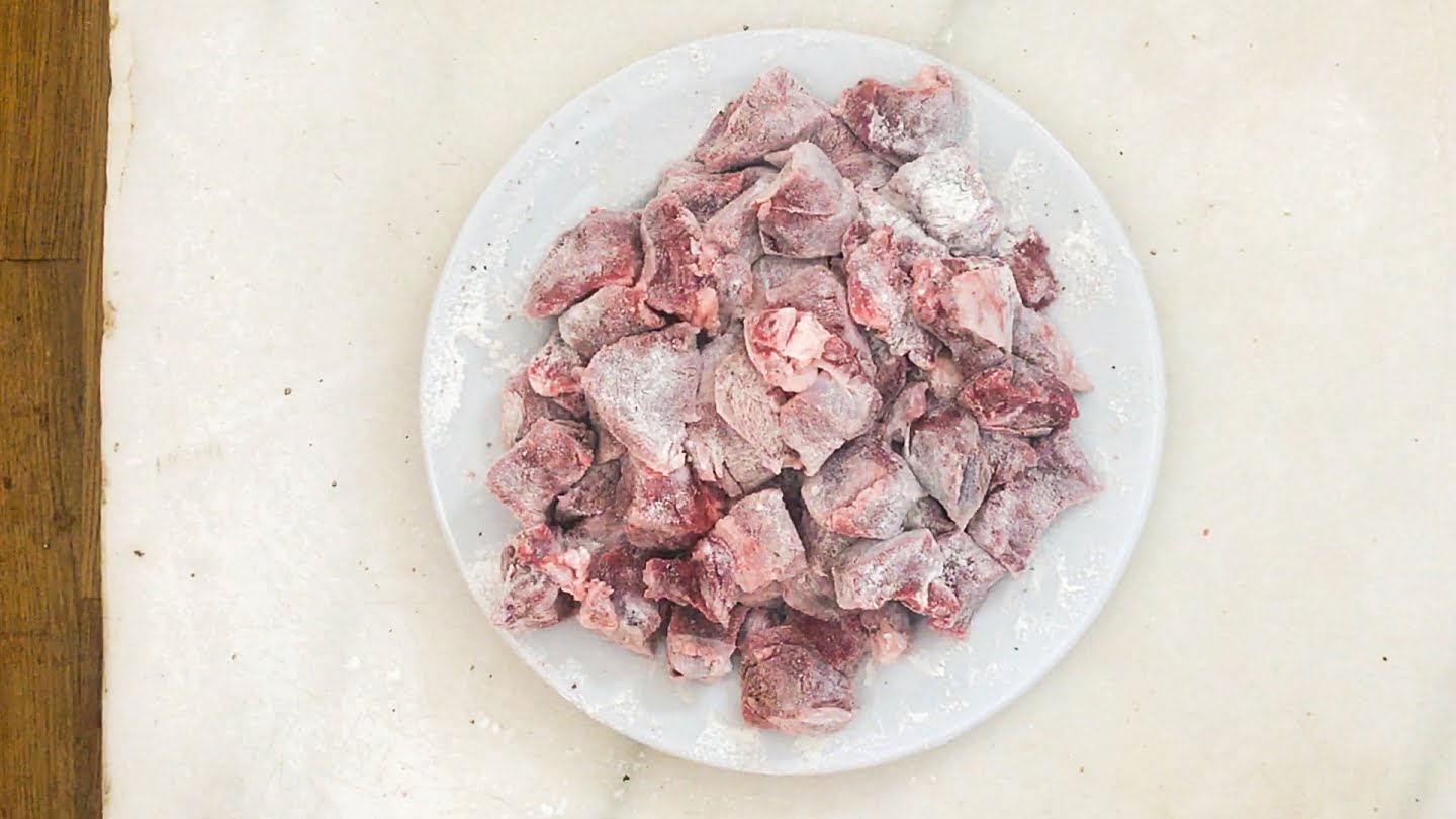 chunks of beef with flour