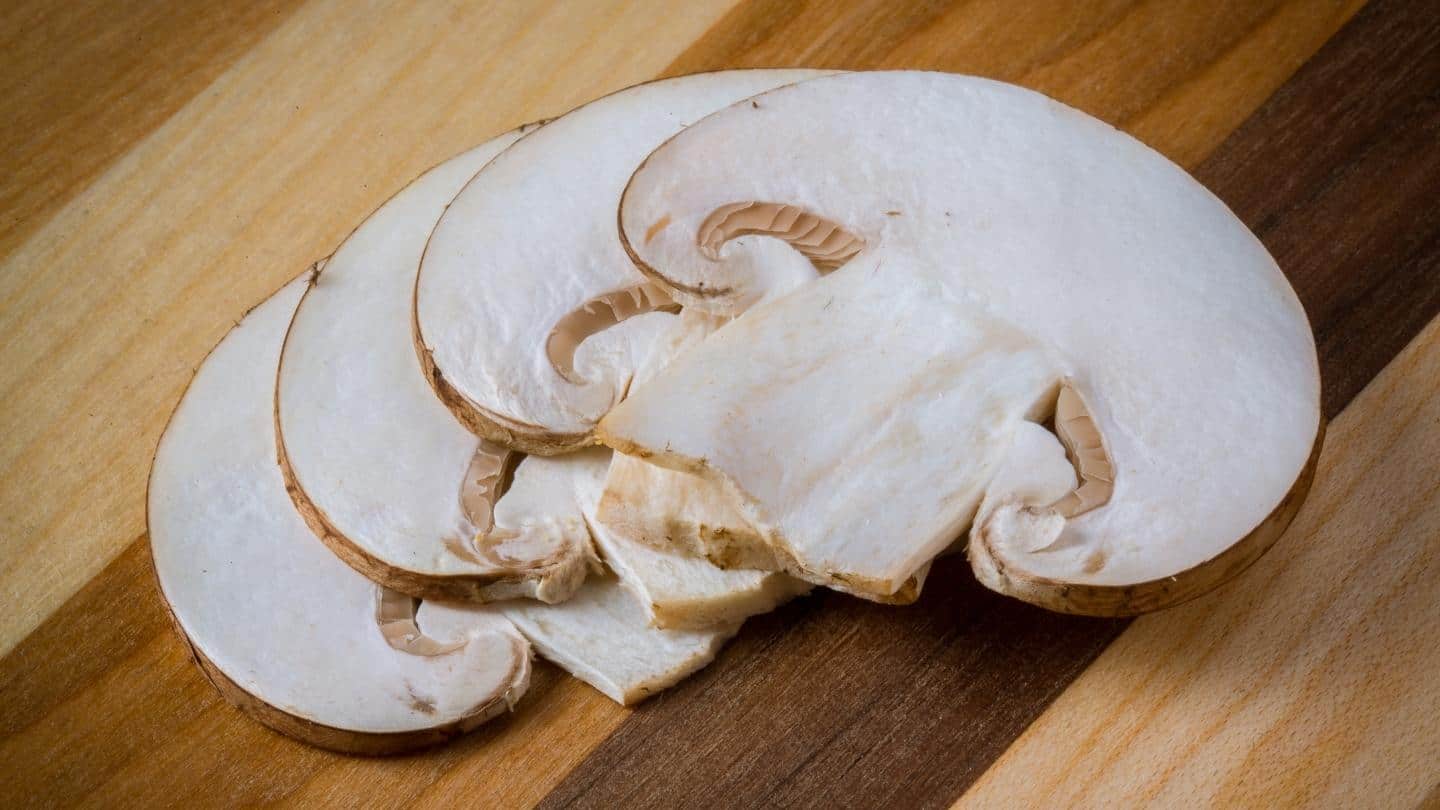 Crimini mushrooms, thinly sliced