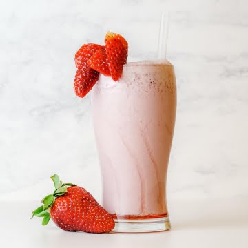How to make a strawberry milkshake