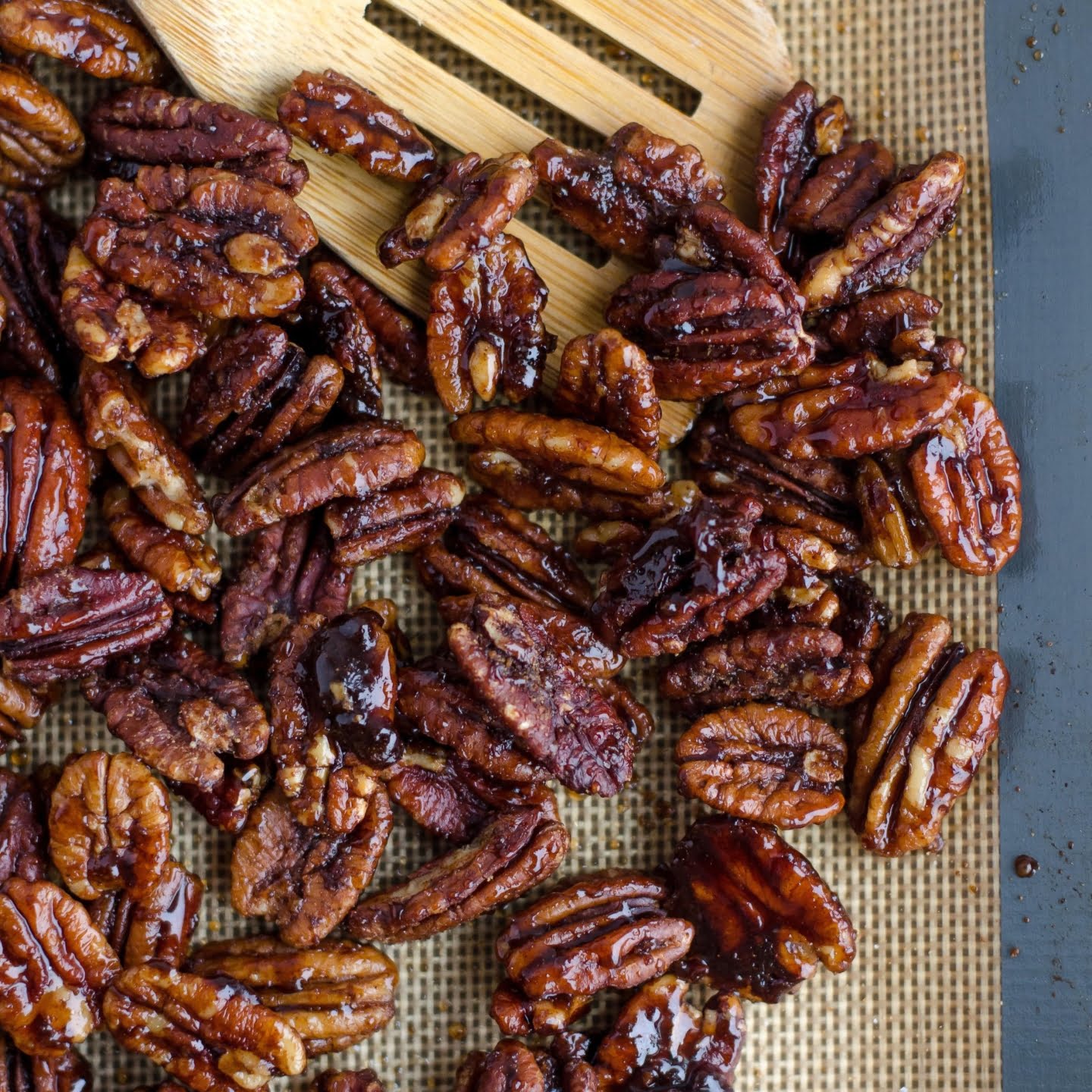 How to toast pecans in the oven or on the stove