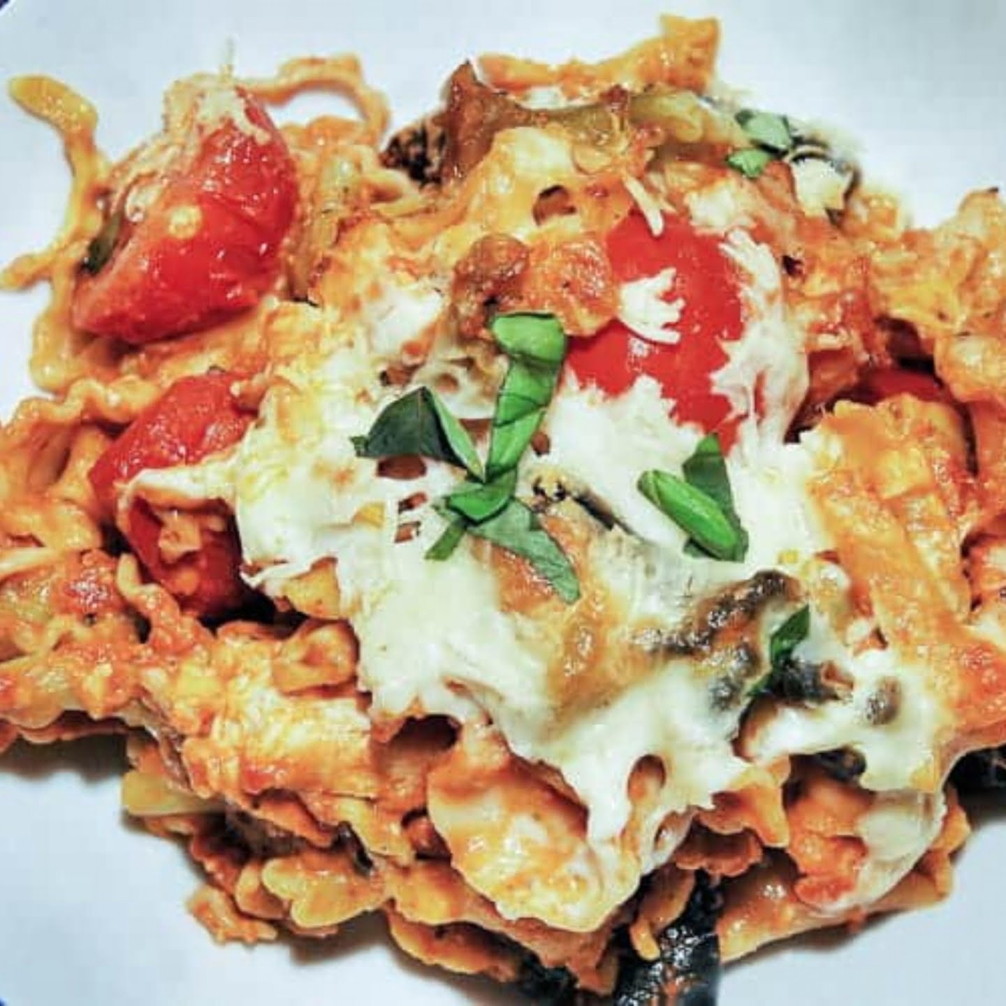 quick and easy chicken caprese pasta bake