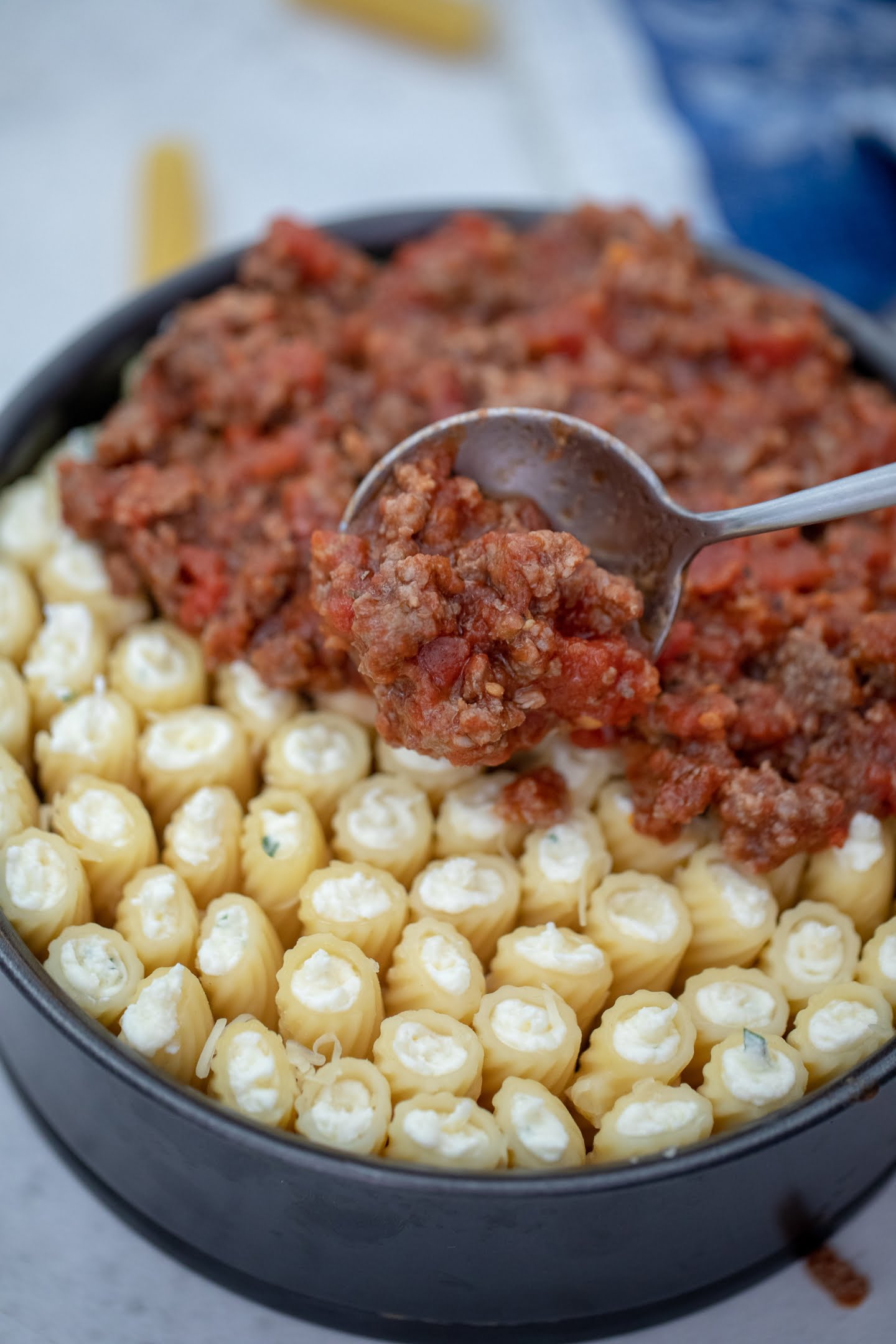 stuffed rigatoni meat sauce on top