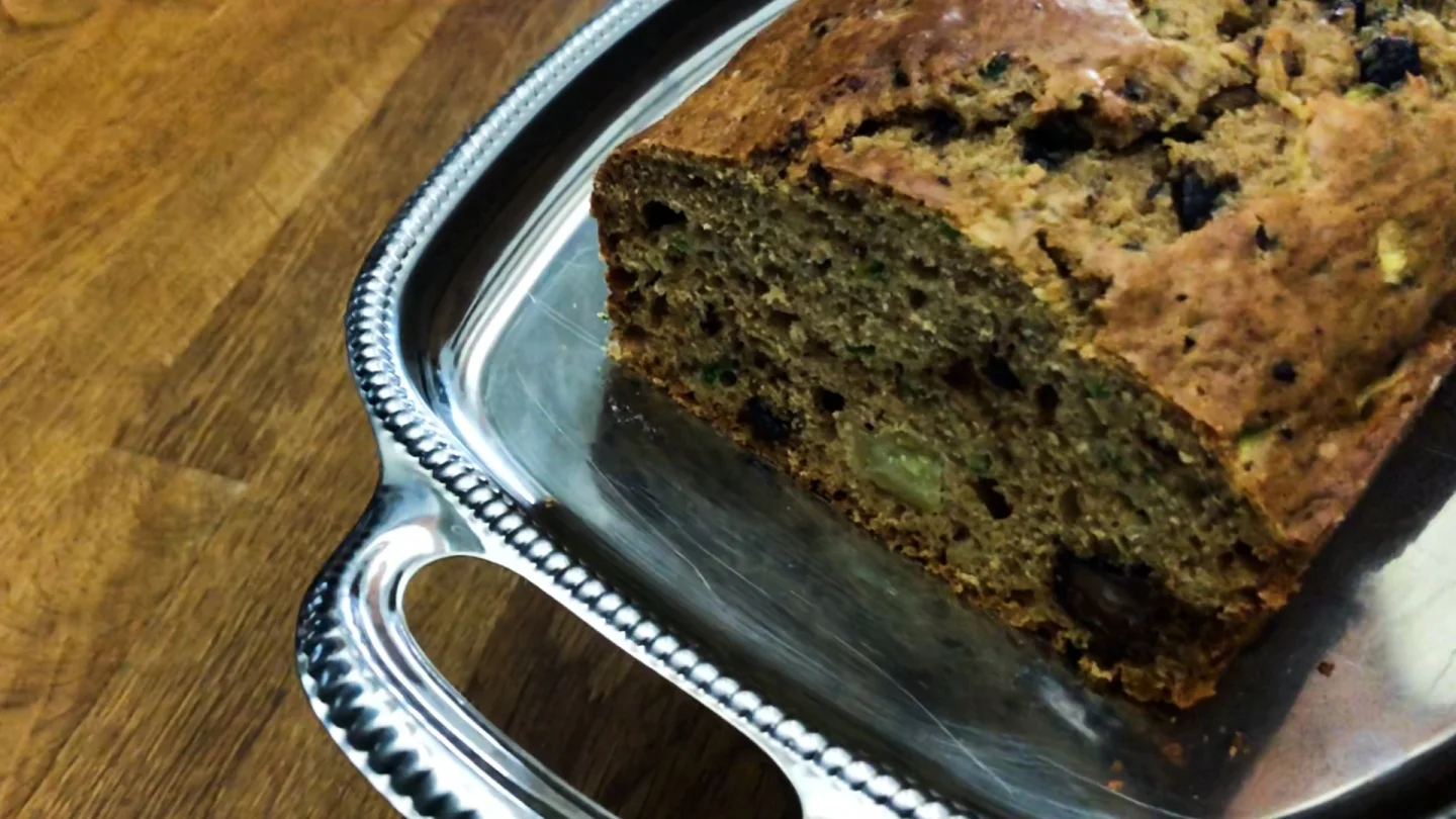 zucchini bread with chocolate chunks