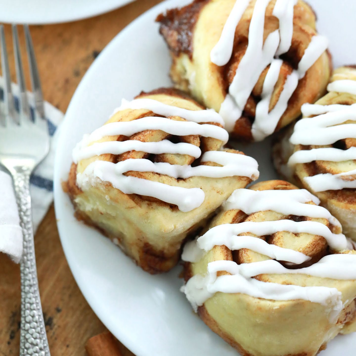 cinnamon rolls ready to eat