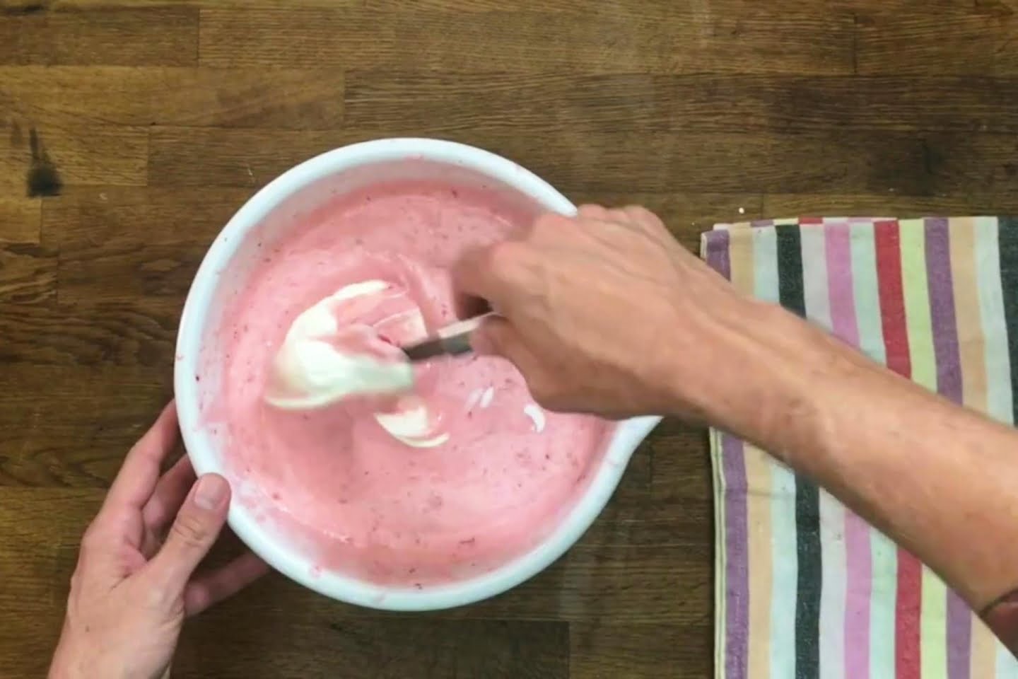 Strawberry egg white filling
