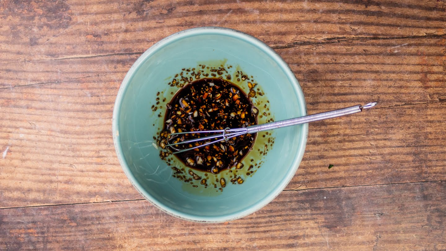 small bowl combine garlic, ginger, soy sauce, salt, and pepper.