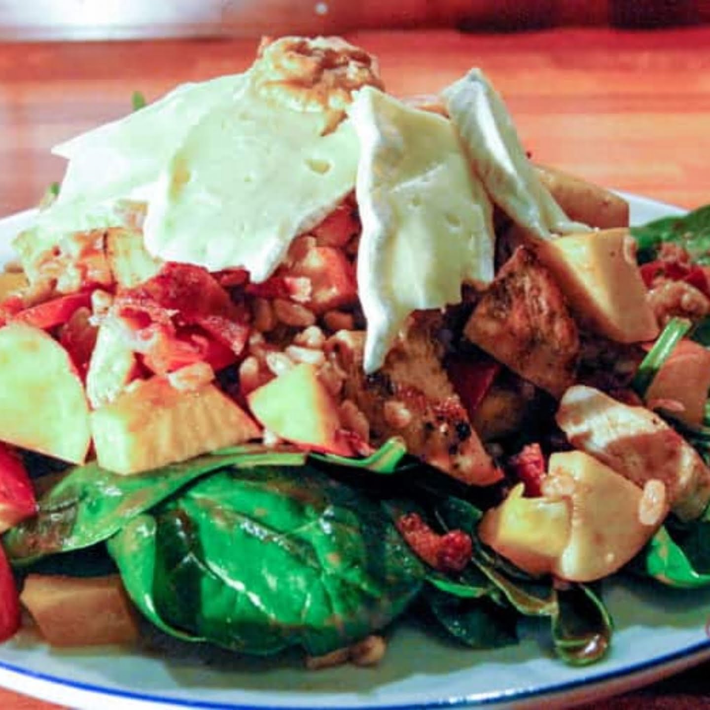 Spinach Salad With Chicken, Bacon, And Brie