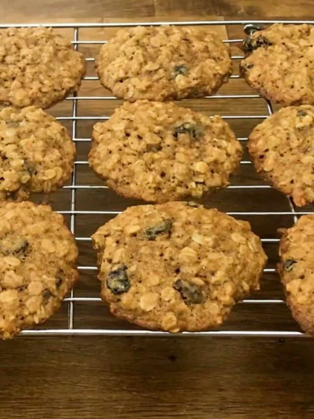 Oatmeal Raisin Cookies