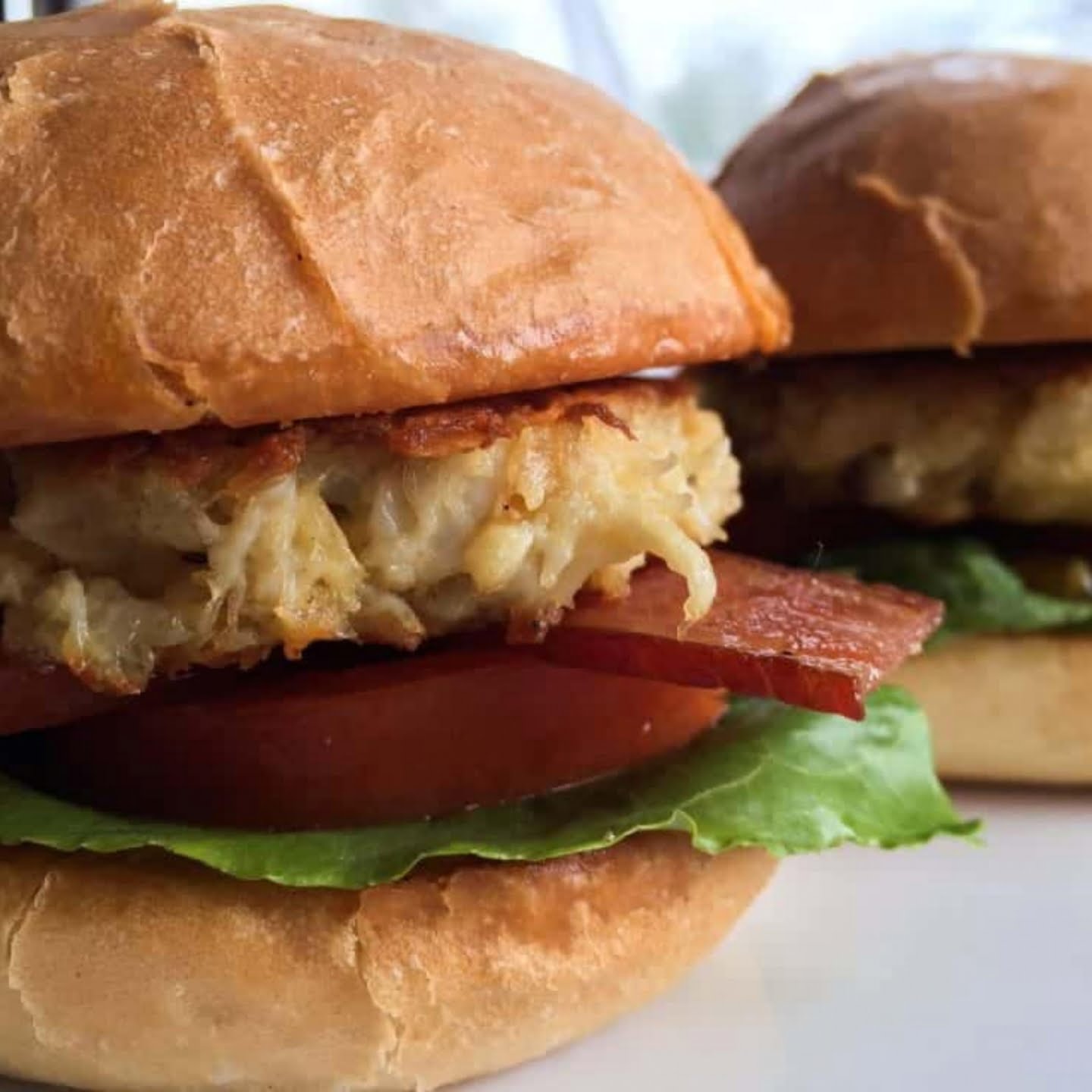 Crab Cake BLT Sliders With Sriracha Mayo