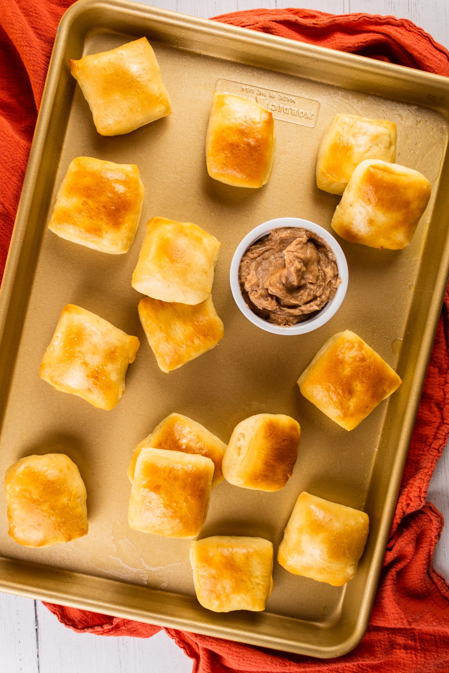 Texas Roadhouse Rolls - {Copycat Recipe} - Julie's Eats & Treats ®