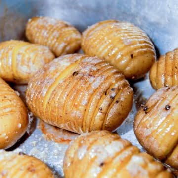 Roasted hasselback potatoes featured