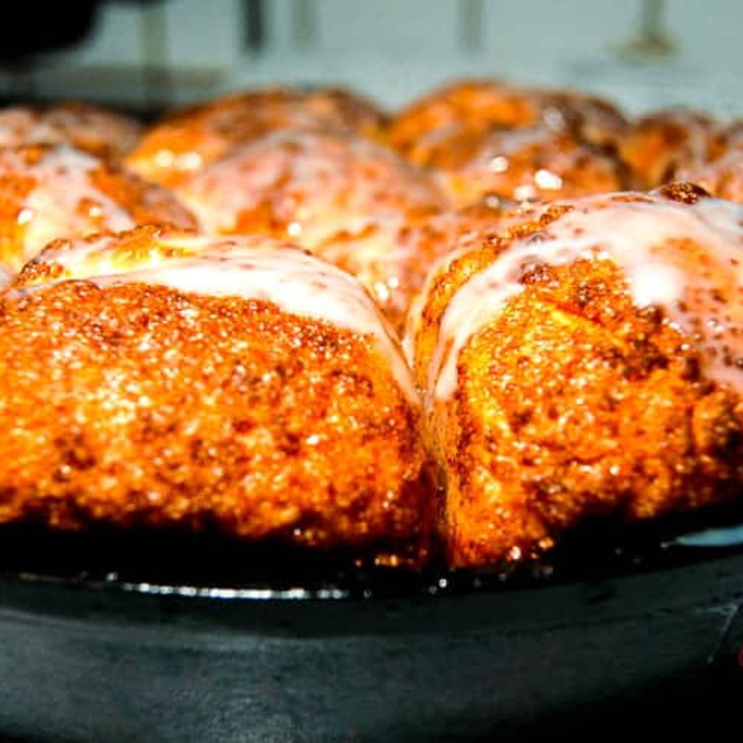 https://comfortablefood.com/wp-content/uploads/2022/12/Monkey-bread-featured.jpg