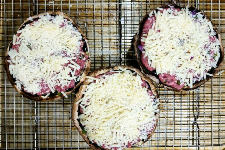 Stuffed Portobello Mushrooms (Easy 30-Minute Meal!) - Comfortable Food