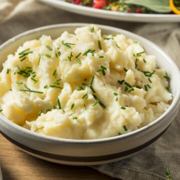 sour cream mashed potatoes featured 2