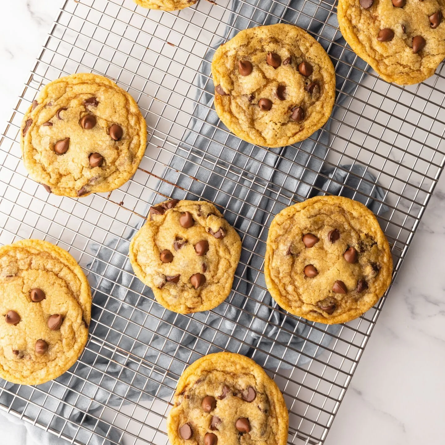 chocolate chip cookies - featured