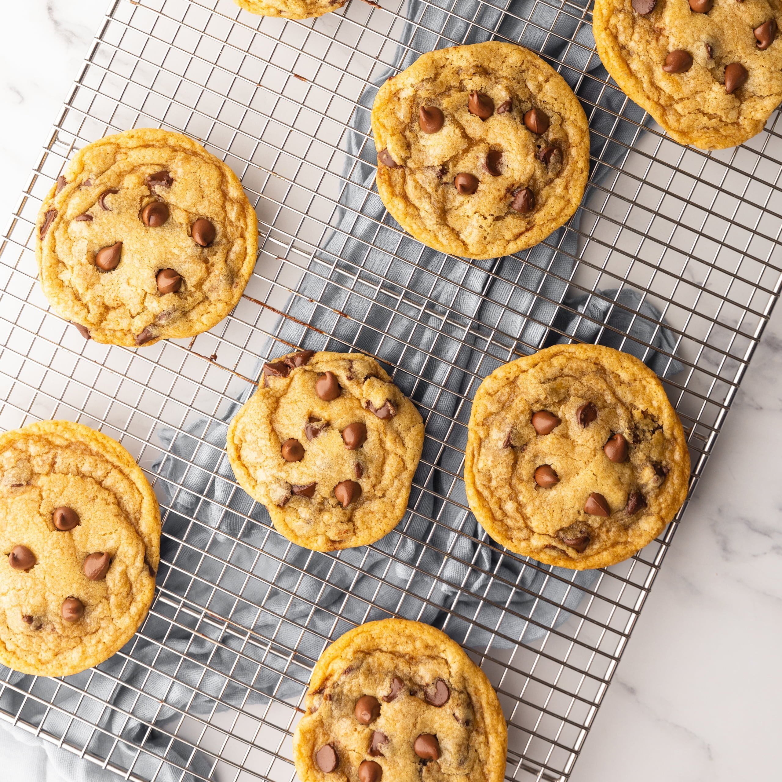 https://comfortablefood.com/wp-content/uploads/2023/05/chocolate-chip-cookies-Featured-3.jpg